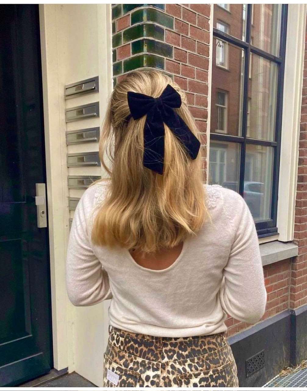 TRENDY BLACK & SHINY GREY SET