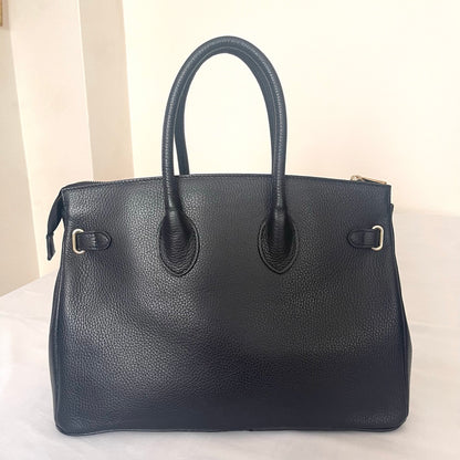 Timeless Parisian Black bag with a Parisian pink scarf